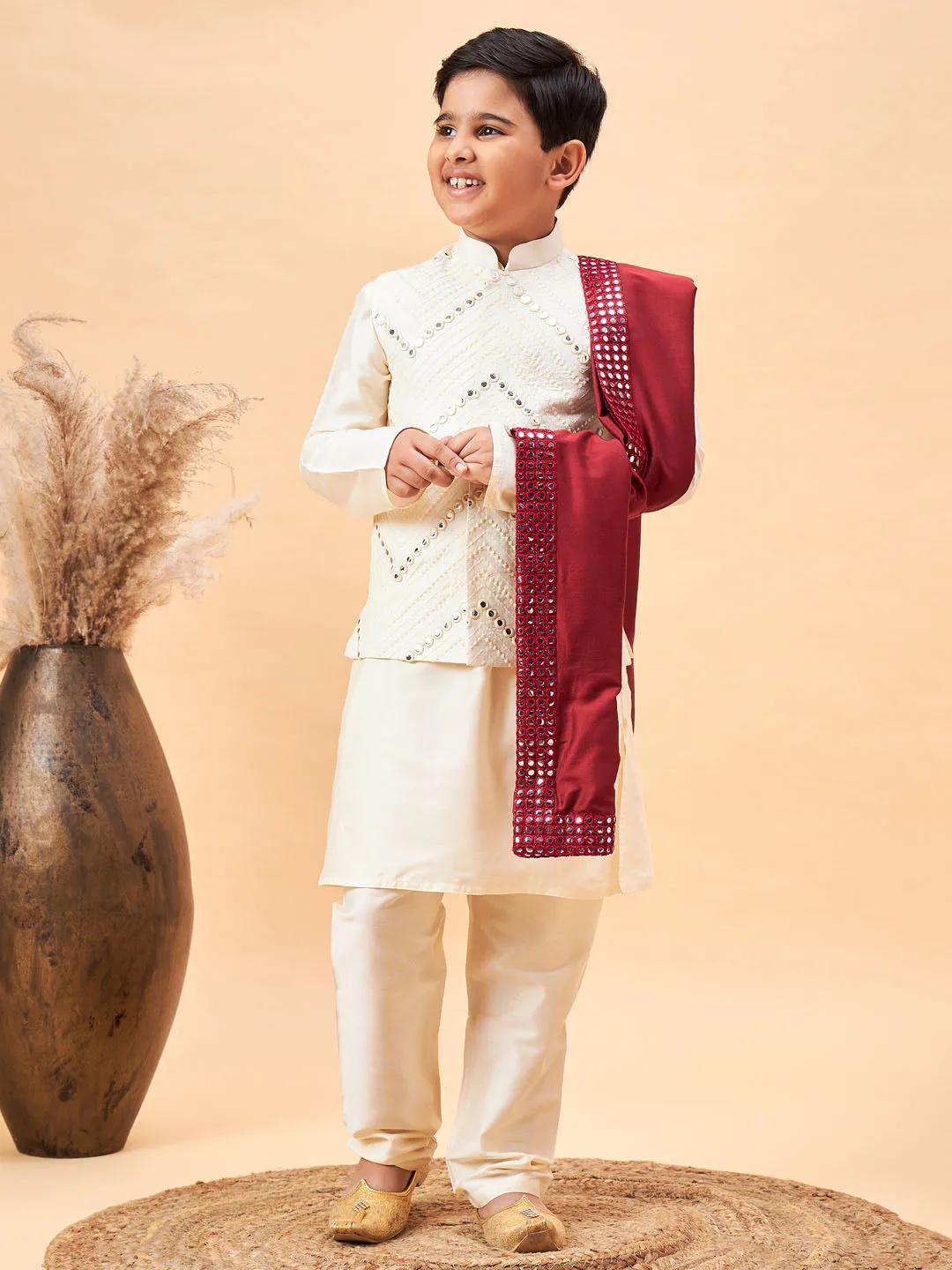 VASTRAMAY Boy's Cream Mirror Work Jacket And Solid Kurta Pyjama Set With Maroon Ethnic Dupatta